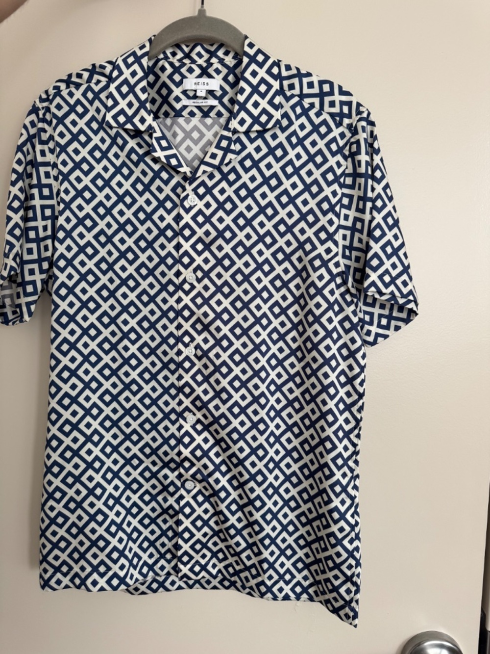 REISS Valencia Cuban Collar Geo Print Shirt in Navy - Picture 7 of 11